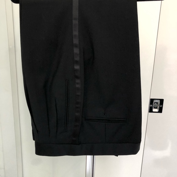 Milano Scala Tuxedo - Picture 2 of 12